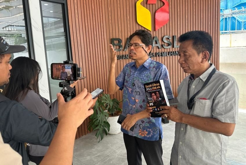 Goyang Syarat Pendidikan Gibran! Bonatua Silalahi Bawa Bukti Baru UTS Insearch Lapor ke Bawaslu