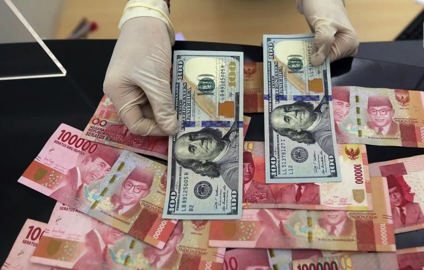 Rupiah Menguat Tipis ke Level Rp 17.899 per Dolar AS, Simak Pemicunya