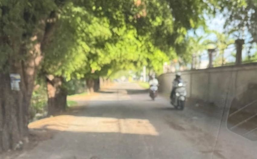 Jalan T. Nyak Arief Bertabur Lubang, Warga Desak Pemerintah Segera Perbaiki