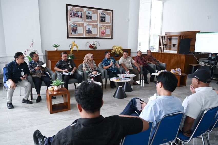 Selamat Tinggal Salah Sasaran Dinsos Sumut Kebut Digitalisasi Bansos, KTP Digital Kini Jadi Syarat Wajib