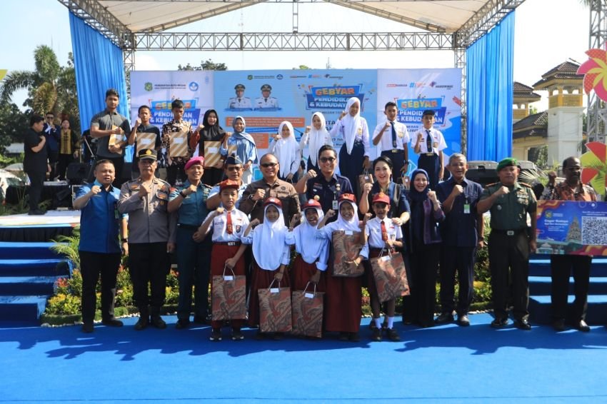 Pemko Medan Bantu Tebus Ijazah, 278 Siswa Terbebas dari Tunggakan Pendidikan