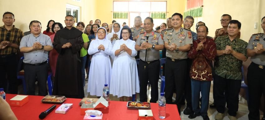 Bertemu Jemaat Gereja Hati Kudus di Banda Aceh, Kapolda Ruddi Setiawan Ajak Masyarakat Perkuat Kerukunan dan Keamanan Bersama