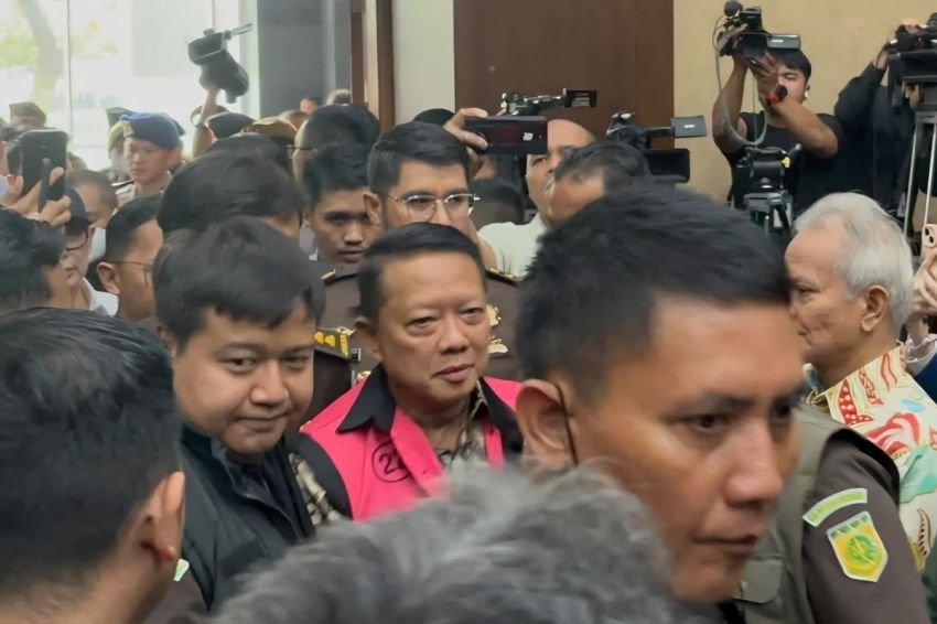 Didakwa Peras Pengusaha Rp 55 Miliar, Eks Jampidsus Febrie Adriansyah Minta Surat Dakwaan Dibatalkan