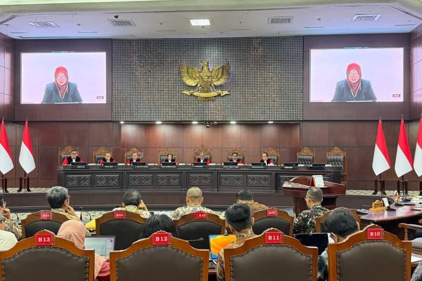 Bikin Hakim MK 'Puyeng' Arsul Sani Cecar Dokumen Gibran: Cuma Setara Pengetahuan, Bukan Ijazah