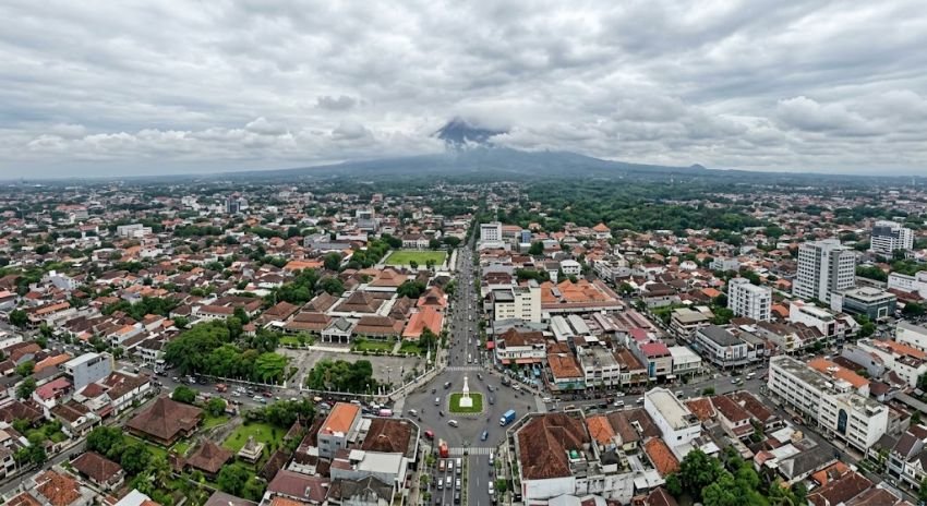 Cuaca Jogja Hari Ini 12 Oktober: Berawan di Semua Wilayah, Yogyakarta 34&deg;C