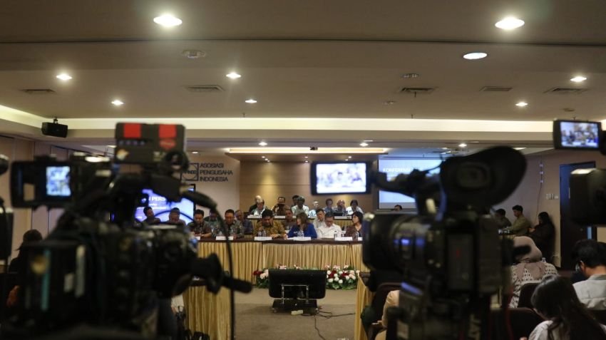 Waspada Gelombang PHK APINDO Warning RUU Ketenagakerjaan Baru Tak Bebani Dunia Usaha