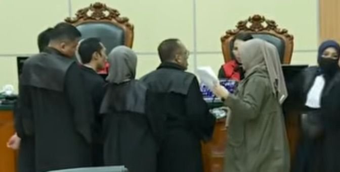 Dokter Tifa Soroti Asal-usul Foto Ijazah Jokowi, Dian Sandi Mengaku Tak Pernah Melihat Dokumen Asli