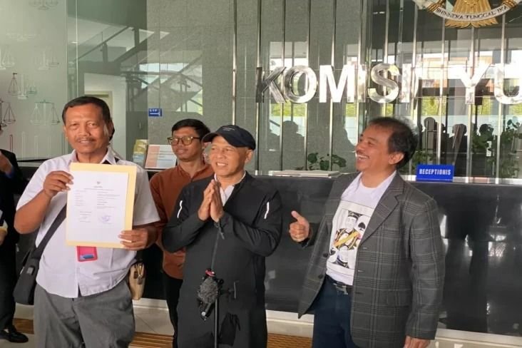 Protes Jokowi Tak Pernah Hadir di Sidang, Roy Suryo Laporkan Tiga Hakim ke Komisi Yudisial
