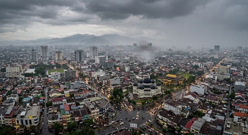Cuaca Sumut Hari Ini 1 Oktober: Hujan Ringan Mendominasi, Gunungsitoli Hujan Sedang