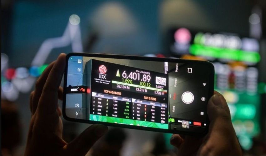IHSG Ditutup Menguat ke Level 6.093 pada Akhir Pekan, Didorong Mayoritas Sektor