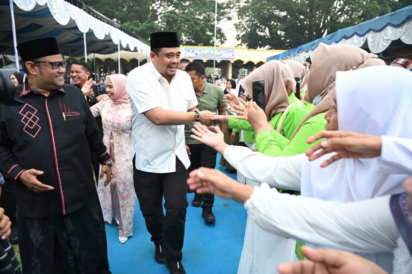 Targetkan Pengaspalan 16 Km Jalan Pesisir hingga Berangkatkan Tukang Becak Umrah, Bobby Nasution Perkuat Komitmen Pembangunan di Labuhanbatu