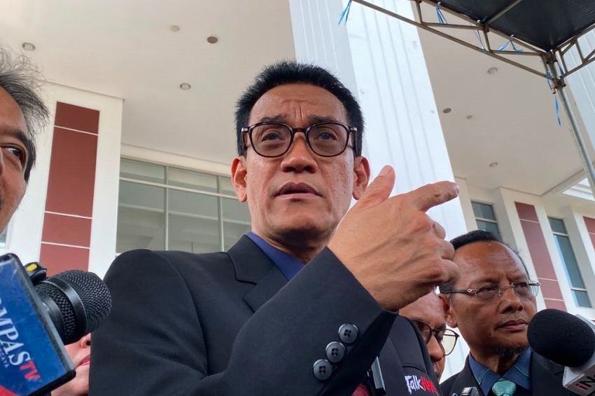 Tuding Ada 'Kongkalikong' PKPU Soal Ijazah Gibran, Refly Harun Desak MK Berani Ambil Sikap