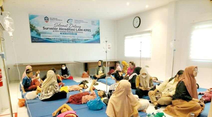 Lemas & Harus Diinfus Usai Santap MBG: 17 Siswa SD Medan Tumbang, Orang Tua Desak Evaluasi