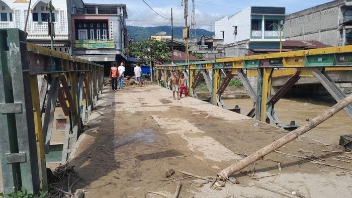 Tanggul Jebol & SPAM Hanyut: Banjir-Longsor Terjang Aceh Tenggara, Jalur Nasional Lumpuh