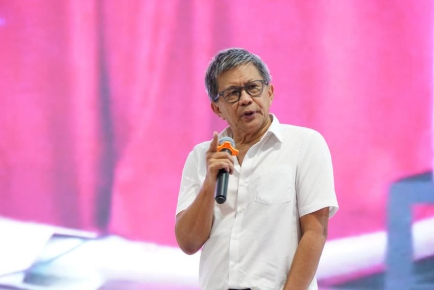 Blak-blakan di Unimed! Rocky Gerung Sebut Separuh Anggota Kabinet Dungu, Tantang Mahasiswa Pakai AI
