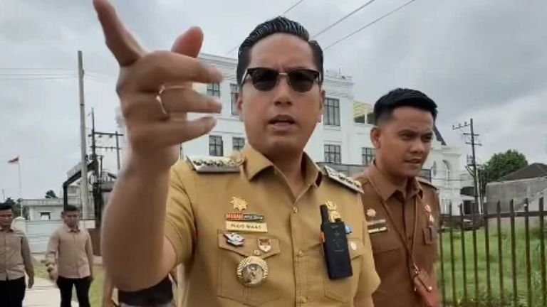 Rico Waas Ancam Copot Lurah dan Petugas yang Terbukti Pungli Adminduk di Medan, Minta Warga Berani Melapor
