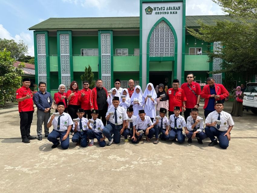 Gercep PDIP Sumut Salurkan Tali Asih untuk Siswa Korban Keracunan MBG di Asahan, Pastikan Korban Tak Sendiri