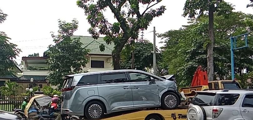 Duga Tabrak Lari Nenek Berjemur, Pengemudi BYD Denza Terlibat Kecelakaan Beruntun di Medan