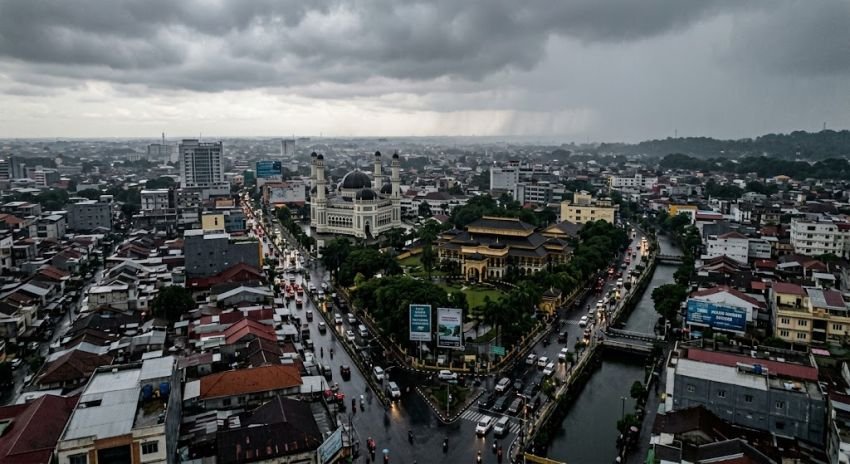 Cuaca Sumut Hari Ini 12 Oktober: Hujan Ringan Mendominasi, 3 Wilayah Hujan Sedang