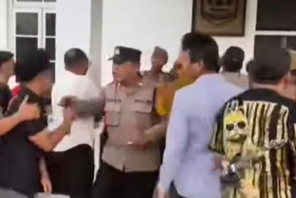 Tuntut Perbaikan Jalan dan Bela PKL, Demo Mahasiswa di Kantor Wali Kota Binjai Berujung Ricuh