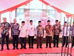 GUBSU BERSAMA KETUA MAHKAMAH AGUNG GIAT PELETAKKAN BATU PERTAMA MESJID ABDUL RACHMAN ISHAQ DI PERCUT. 