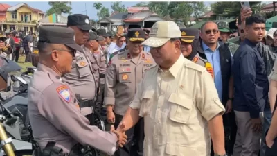 Prabowo Subianto Kunjungi Korban Marapi dan Menyampaikan Duka Mendalam