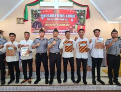 Momen Kebahagiaan Di Hari Natal : 80 WBP Lapas Kelas II A Labuhan Ruku Kanwil Kemenkumham Sumut Mendapatkan Remisi Natal 