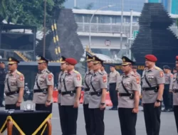 Kapolda Metro Jaya Memimpin Upacara Kenaikan Pangkat 2.627 Personel