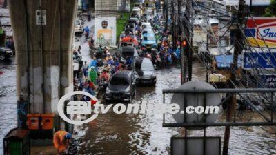 Banjir Ganggu Arus Lalu Lintas Jalur Cipulir-Kebayoran Lama