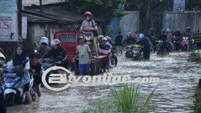 Terendam Banjir Selama 4 Hari, Warga Cikarang Belum Dapat Bantuan