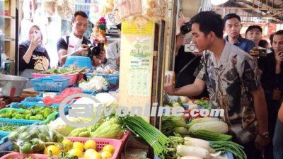 Gibran Sambangi Pasar Cihapit Bandung, Borong Bahan Pokok-Bumbu Dapur