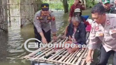 Banjir Melanda Kabupaten Kudus, Evakuasi Ibu Lahiran dan Lansia Dilakukan dengan Sigap