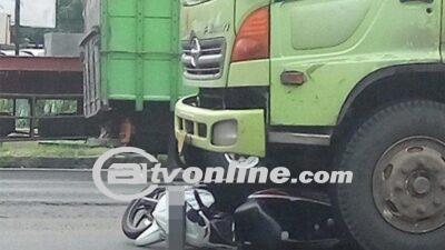 Wanita Pengendara Sepeda Motor Tewas Terlindas Truk Trailer, Diduga Hendak Hindari Lubang