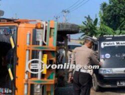 Truk Tronton Terguling di  Bogor, Lalu Lintas Sempat Macet