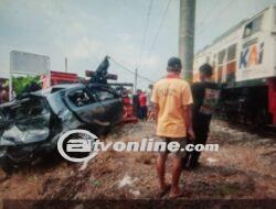 Tragedi di Perlintasan Tanpa Palang Pintu! Mobil Vs Kereta Api di Wonosari, Klaten