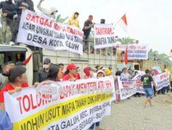 Ratusan Warga Desa Kota Galuh Menuntut Keadilan di Depan Kantor Pengadilan Negeri Sei Rampah