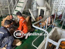 Terombang-ambing di Selat Malaka Sehari Semalam, 5 Nelayan Berhasil Dievakuasi