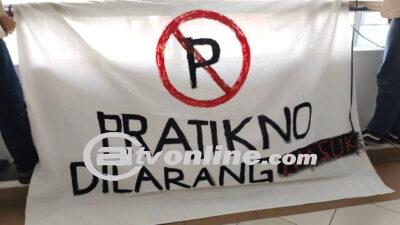 Mahasiswa Fisipol UGM Pasang Spanduk ‘Pratikno Dilarang Masuk’, Ganjar Pranowo Beri Tanggapan