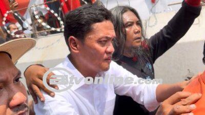 Konflik di Depan Gedung DPR, Massa Lempari Habiburokhman! Said Iqbal Terjun ke Arena