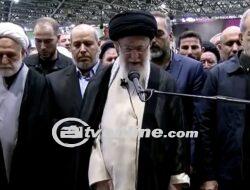 Ayatollah Khamenei Pimpin Salat Jenazah Pemimpin Hamas Ismail Haniyeh di Teheran