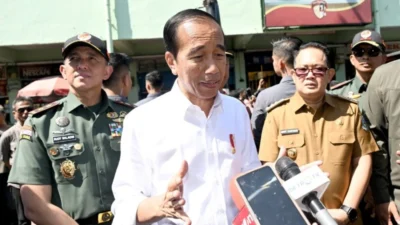 Fokus Kunjungan Kerja Ke Sumut dan Pertandingan Sepak Bola, Presiden Jokowi Belum Kembali ke IKN