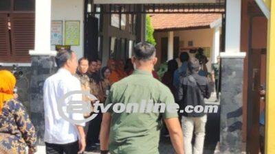 Jokowi Kunjungi SDN Tirtoyoso 111, Sekolah Masa Kecilnya di Solo