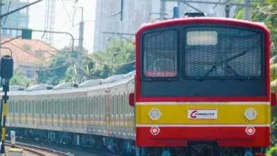 Banjir Rob Ganggu Layanan KRL, 6 Perjalanan Dibatalkan di Jakarta Utara