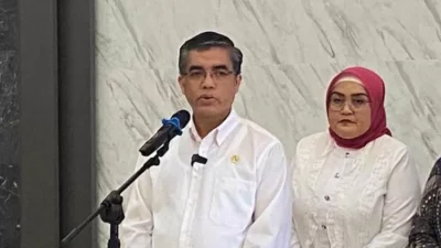 Menteri Ketenagakerjaan Yassierli: Keputusan Kenaikan UMP 6,5% Adalah Kebijakan Terbaik bagi Pekerja dan Pengusaha