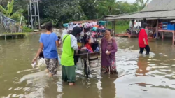 Warga Desa Pantai Harapan Jaya Bekasi Terserang Penyakit Kulit Pasca Banjir Rob, Butuh Bantuan Obat