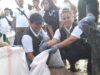 Tiga Menteri dan Duta Besar Terjun Langsung Bersihkan Sampah Plastik di Pantai Kedonganan Bali